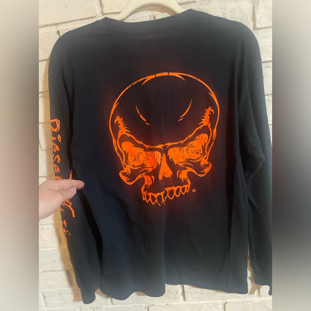 GILDAN men’s Medium
Diesel Life long sleeve T-Shirt. EUC Graphics in EUC.